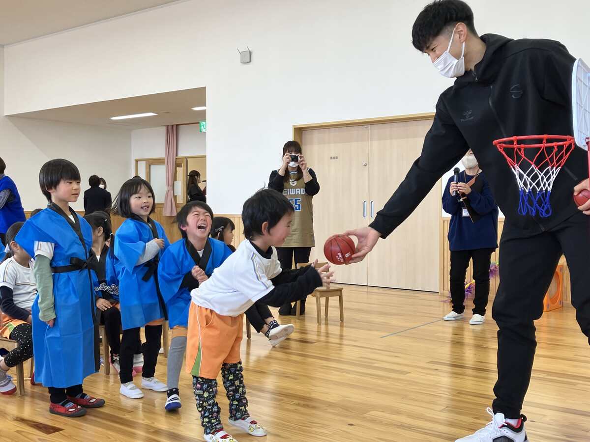 幼児用バスケットゴール寄贈プロジェクト